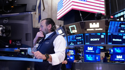 US stocks today: Wall Street inches up near peak levels; mixed earnings cap upside