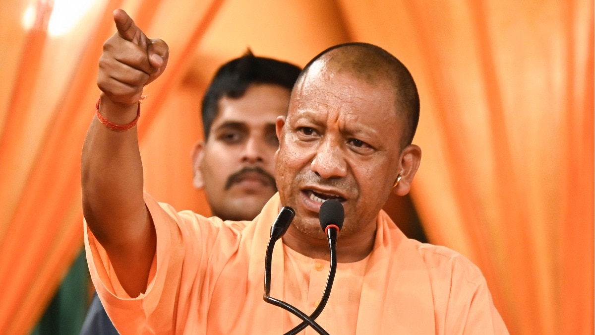 गोरखपुर कार्यक्रम में सीएम योगी ने कहा कि पर्यावरण संरक्षण सबसे बड़ी चुनौती (Photo: ITG) गोरखपुर कार्यक्रम में सीएम योगी ने कहा कि पर्यावरण संरक्षण सबसे बड़ी चुनौती (Photo: ITG)