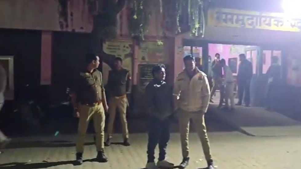 सड़क हादसे में 3 की मौत. (Photo: Screengrab) सड़क हादसे में 3 की मौत. (Photo: Screengrab)