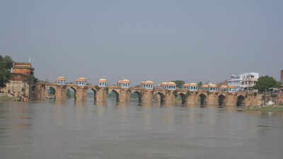 This major river flows entirely within Uttar Pradesh: Know which one and the legends associated with it
