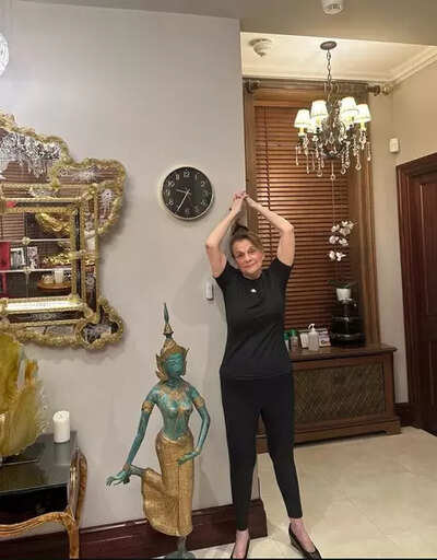 Mumbai Feb 27 (IANS) Veteran actress Mumtaz recently treated her fans and shared a glimpse of her post-workout routine. The actress who is 78 years old, is a regular with her workout. At 78, Mumtaz stays fit and fab, shares post-workout glimpse