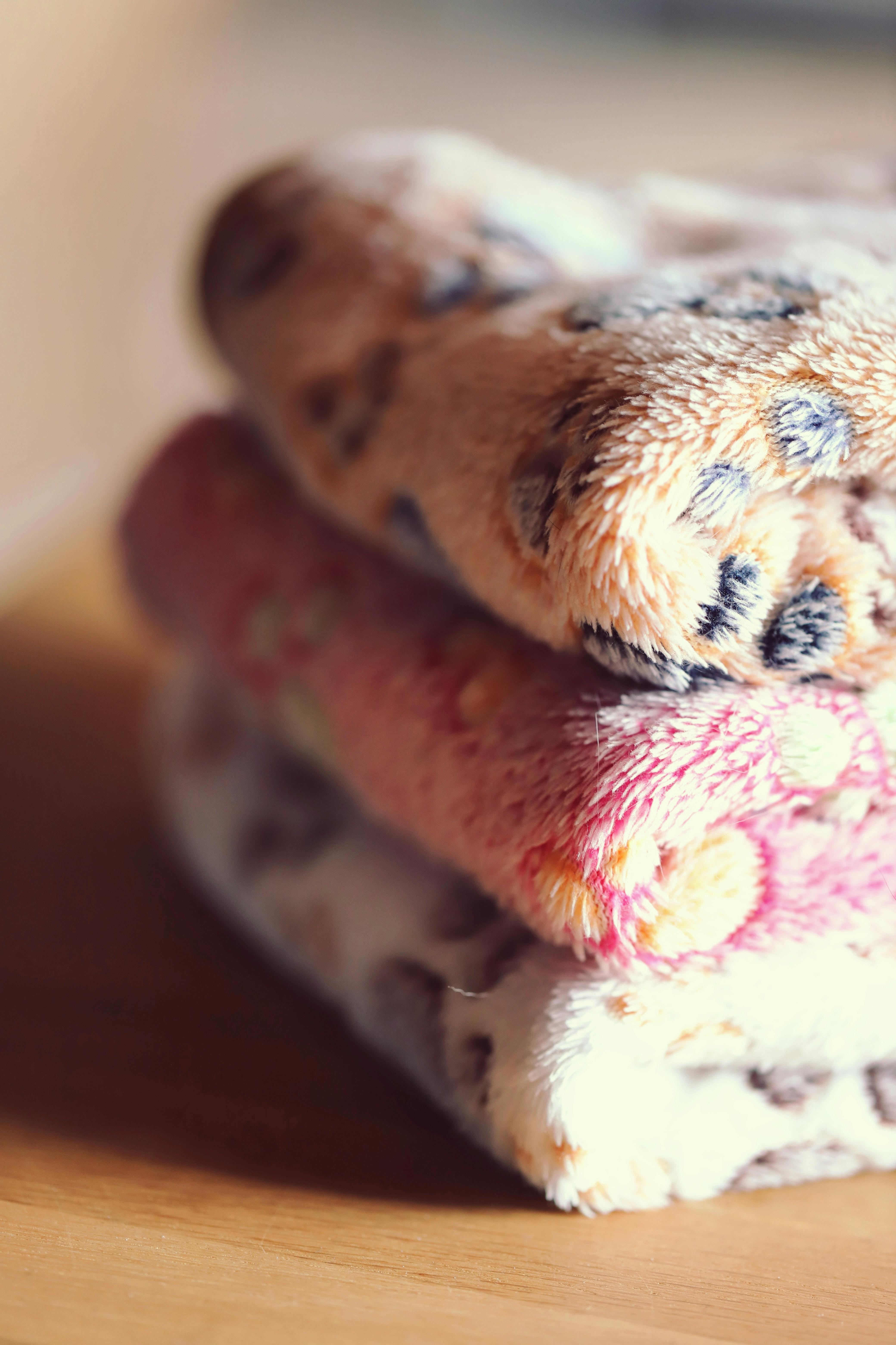 रजाई फोल्ड करके रखी हुई (Photo: Pexels)