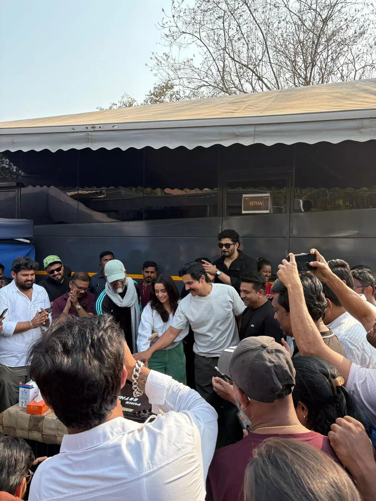 Shraddha Kapoor, Randeep Hooda and Laxman Utekar celebrate wrapping up of Pune schedule of Eetha with cake cutting