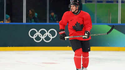 Inside Sidney Crosby’s steady presence as Brandon Hagel explains what makes him Team Canada’s heartbeat