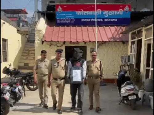 मंदिर में चोरी का आरोपी गिरफ्तार - Dainik Bhaskar