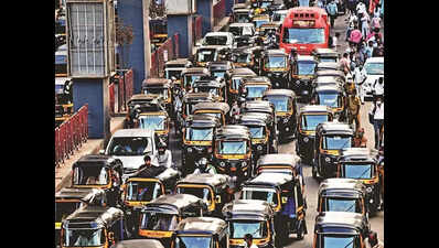 Govt puts brakes on new auto permits across Maharashtra