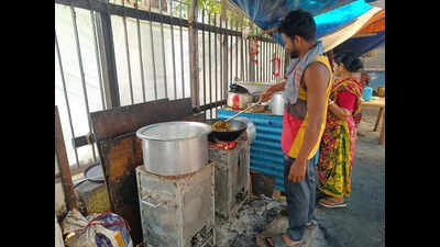 Office para lunch menu bears the brunt: Prices go up, food stalls down shutters