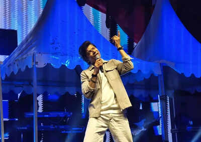 Shaan and Sunanda’s captivating performance at a college fest