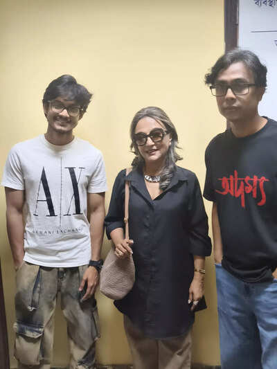 Aparna Sen graces Adamya special screening
