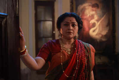 Koneenica Banerjee unveiled as Rajlakshmi in Phool Pishi O Edward character poster