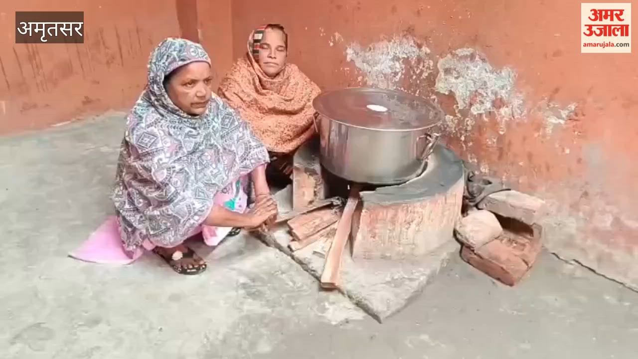Mid-Day Meals Being Prepared on Traditional Stoves Amidst Gas Shortage in Amritsar
