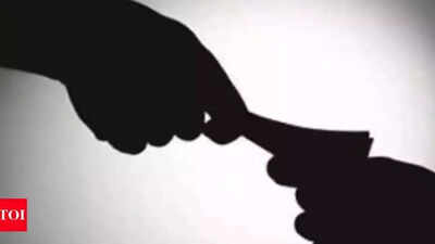 MP cops suspended for taking Rs 20 lakh in cash seizure case