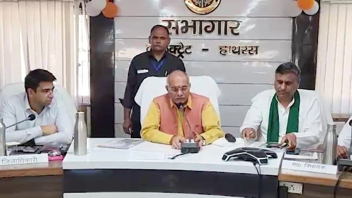 यूपी सरकार के मंत्री ने शंकराचार्य की यात्रा पर उठाए सवाल.(Photo:Screengrab)