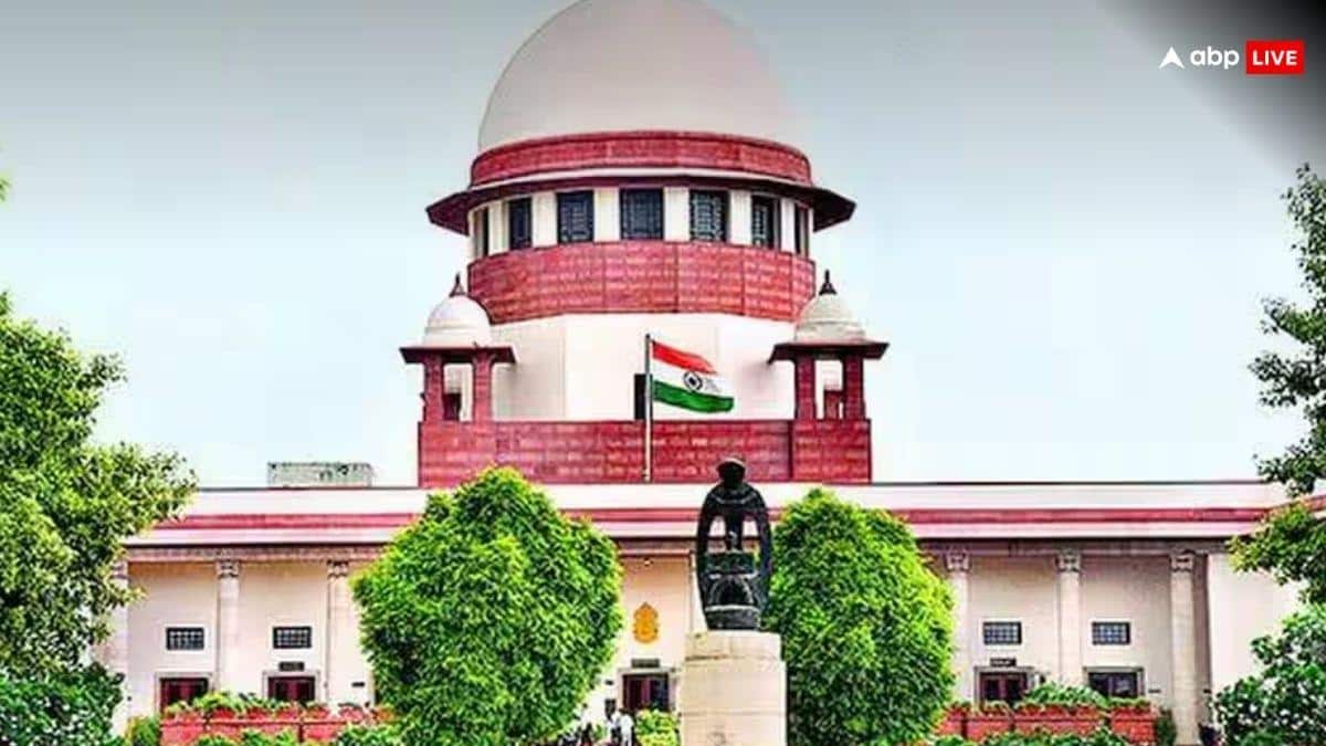'रेलवे प्रोजेक्ट के लिए खाली करवाई जाए हल्द्वानी बनभूलपुरा की जमीन', SC का आदेश- वहां बसे 50,000 लोगों को... Haldwani Banbhoolpura Encroachment Case Supreme Court orders vacat land for Railway Project 'रेलवे प्रोजेक्ट के लिए खाली करवाई जाए हल्द्वानी बनभूलपुरा की जमीन', SC का आदेश- वहां बसे 50,000 लोगों को...