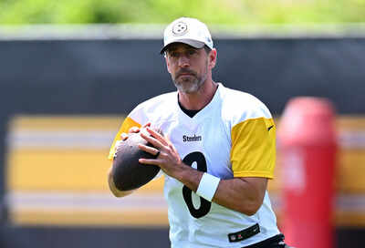 Mike McCarthy dodges Aaron Rodgers question, leaving Steelers’ quarterback plans clouded in mystery ahead of crucial offseason decisions
