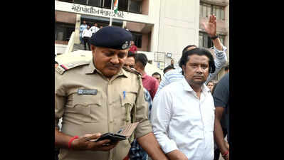 Ahmedabad court acquits Morris Christian in 2011 bogus lawyer case