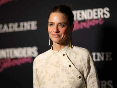 Amanda Peet reveals Stage I Breast Cancer diagnosis