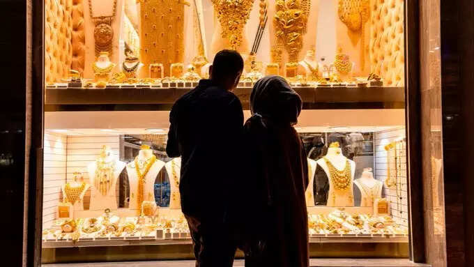 ​Cheaper Gold Ahead of Eid ul Fitr 2026: Shoppers Flock to Dubai Souks​
