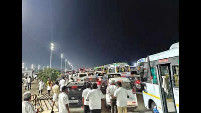 Heavy congestion after DMK meet