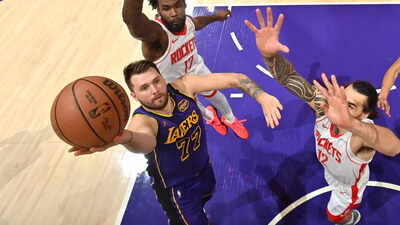 Houston Rockets vs Los Angeles Lakers (Image via Getty) Los Angeles Lakers vs Houston Rockets injury report: Who's playing, injured and questionable players, head-to-head records, team stats, and more (March 18, 2026)