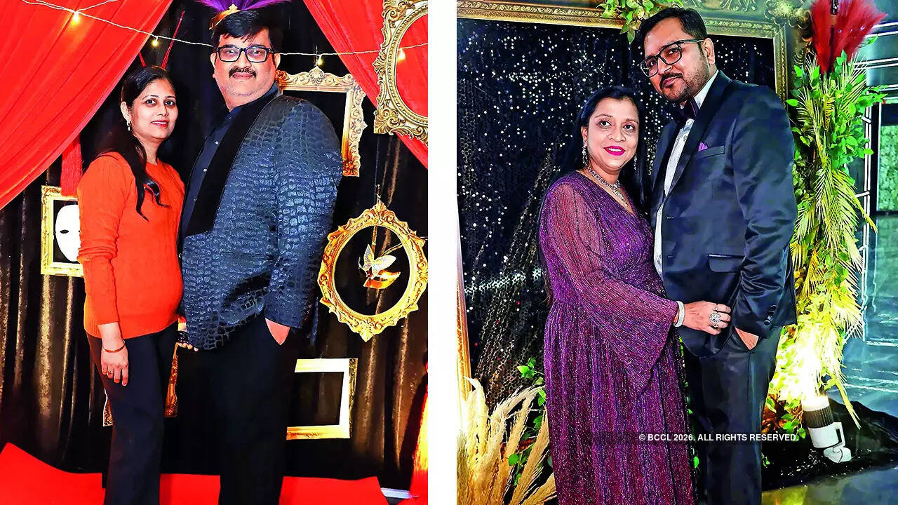 (L) Priti and Lalit Maheshwari (R) Rashi and Anshul Jindal (L) Priti and Lalit Maheshwari (R) Rashi and Anshul Jindal