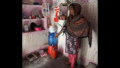 Quiet return to ‘chulhas’ in these SE Delhi settlements