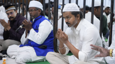 ‘I belong to people’: Vijay rejects alliance rumours, says no compromise on secular stand