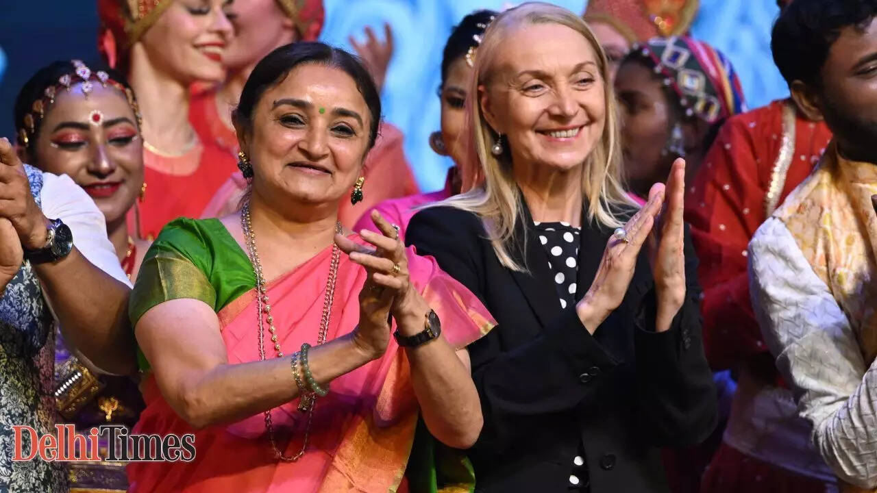 Sangeet Natak Akademi, Chairperson, Sandhya Purecha with Elena Tsarenko, who managed the dance troupe