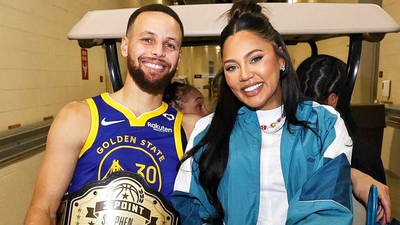 Stephen Curry opens up about the pressure of taking a new step with Ayesha Curry amid brutal trolling.(Image via Getty Images) “I don’t want to force it”: Stephen Curry opens up about the pressure of taking a new step with Ayesha Curry amid brutal trolling