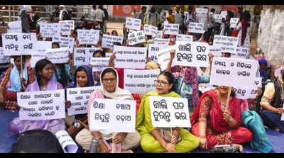 Odisha teacher vacancies: Aspirants demand recruitment for thousands of posts