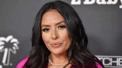 Carmelo Anthony’s ex drops 3-word reaction to Vanessa Bryant’s stunning monochrome appearance with Natalia