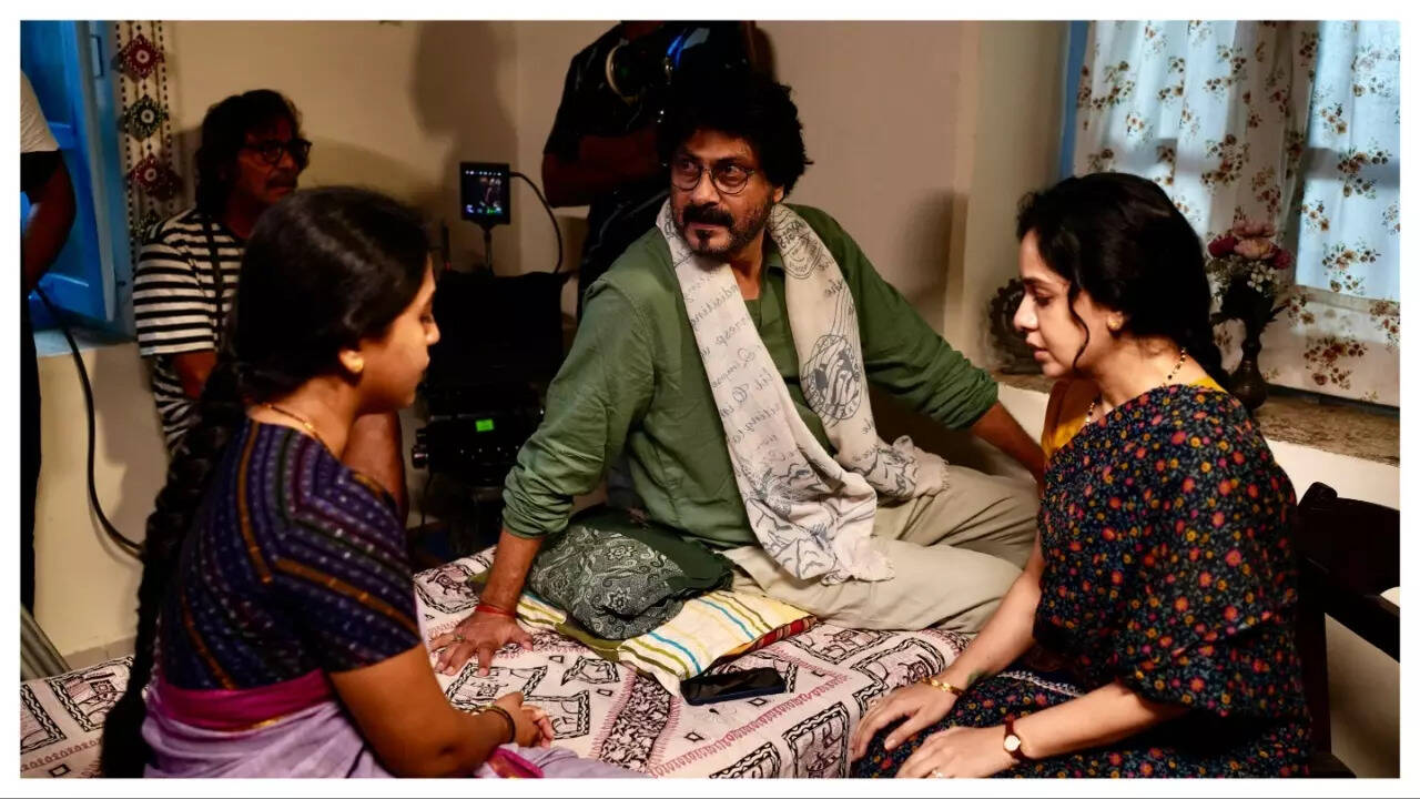 Yogesh on the sets of Swaragandharva Sudhir Phadke