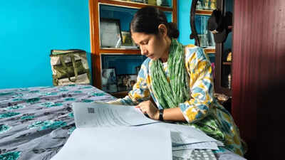 Bengal nurse who lost arm in domestic attack finds name deleted from voter list